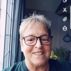 Meet your Posher, Joni